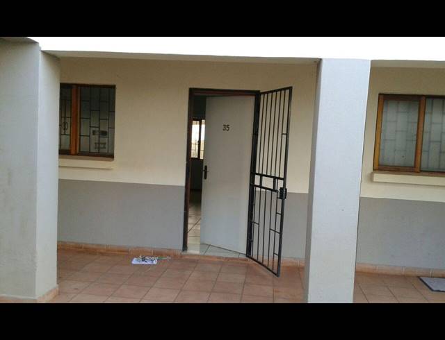 1 BEDROOM APARTMENT SOLD IN HESTEAPARK